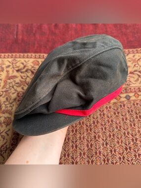 VTG Men's Nike Golf Flat Cap Newsboy Cabbie Red Swoosh Logo SZ M Black & Red